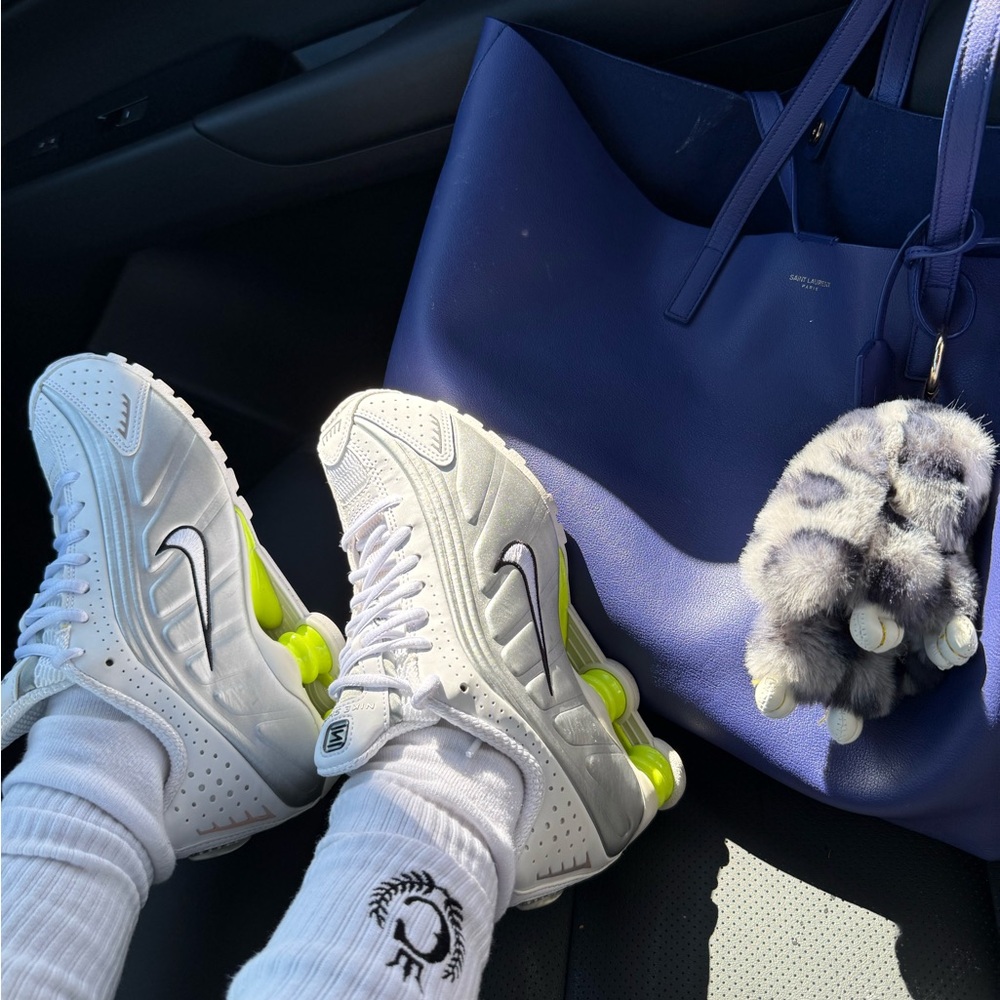 Nike Shox R4 - Picture 2 of 3